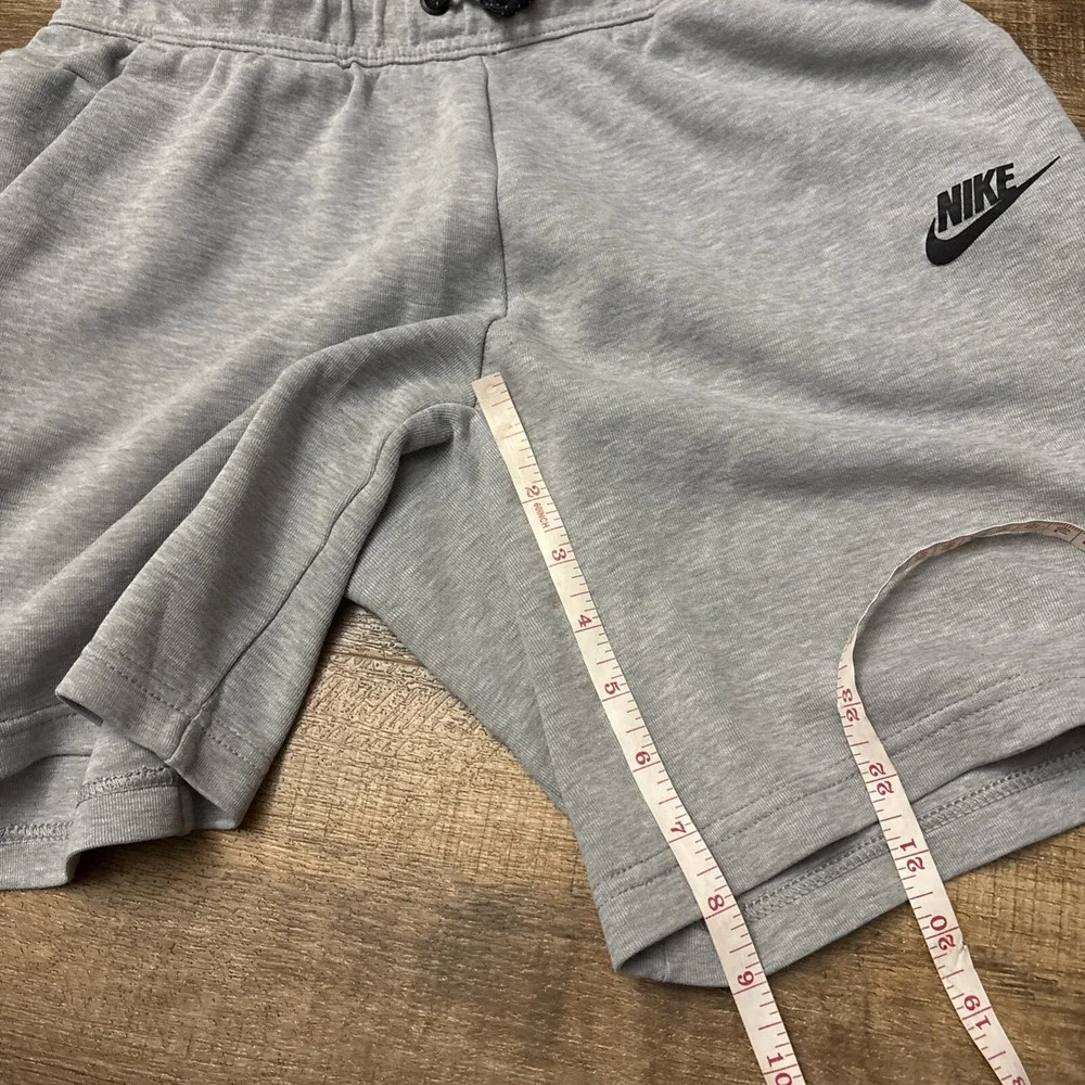 Nike Shorts Youth Large Gray Tech Fleece Athletic Basketball Baseball DA0826-063